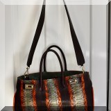 H04. Parri's leather handbag. 